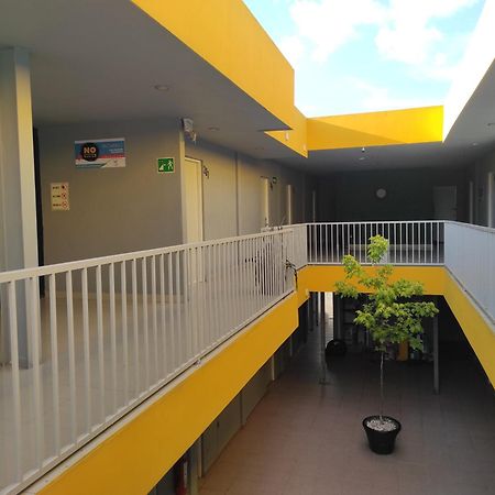 מונקלובה Capital Hotel מראה חיצוני תמונה